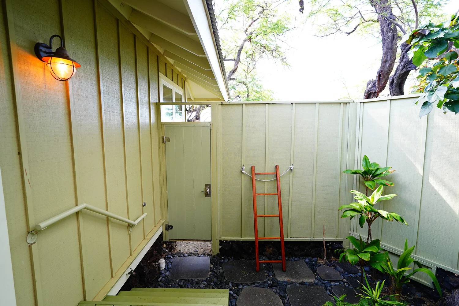 Hale Wa'a private outdoor shower garden